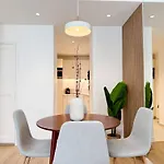 The Cosy Clemenceau Apartment